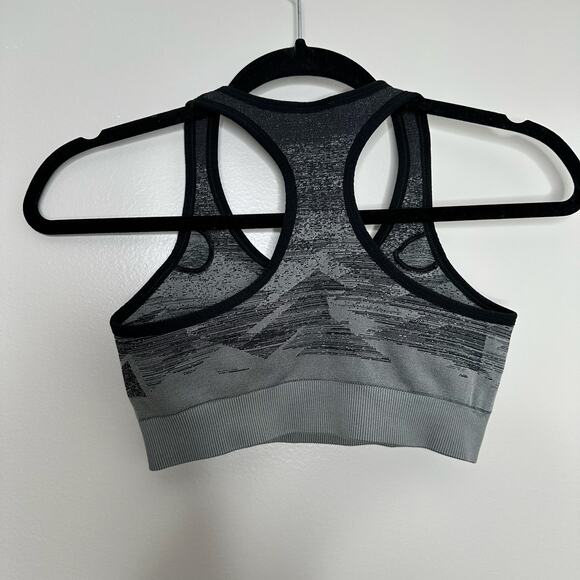 Gymshark Women's Black + Gray Printed Adapt Ombre Seamless Sports Bra S‎ - Picture 4 of 4
